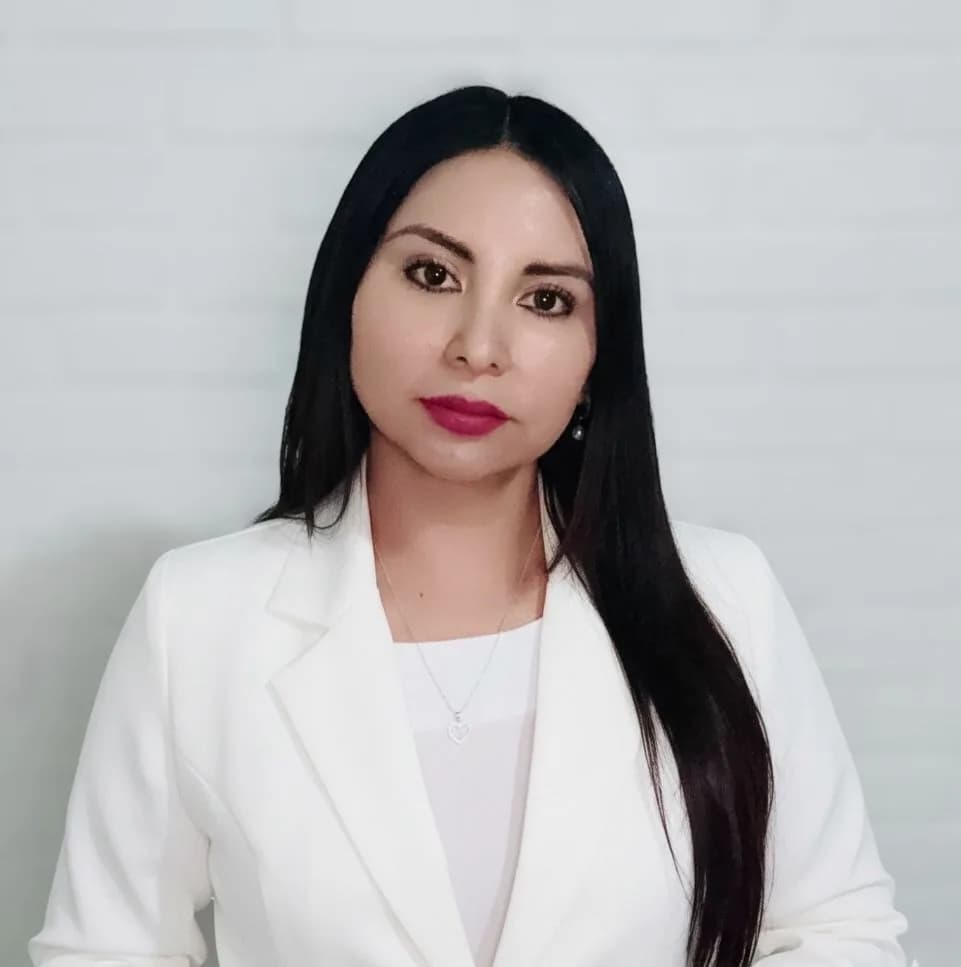 Dra. Yasmin Medrano Avila — Médica especialista en medicina estética