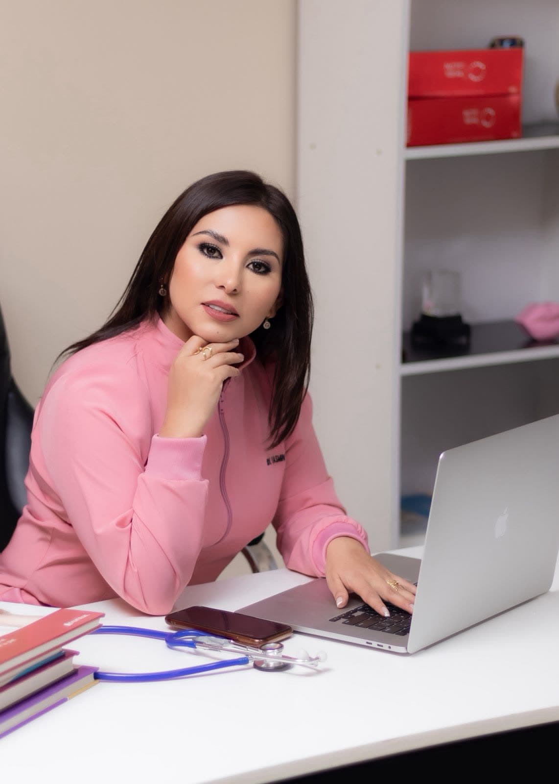 Dra. Yasmin Medrano Avila - Agenda tu consulta de valoracion de medicina estetica